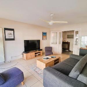 90m apartment with balcony and parking