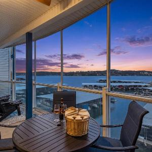 2B 2B Lake View Pool Hot Tub