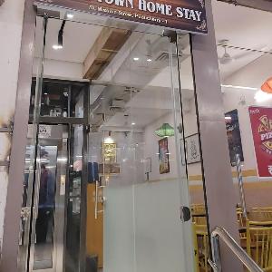 Asoka White Town Homestay