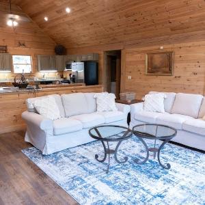 Hollow Creek Cabin