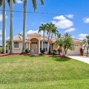 5BR/3BA Waterfront Oasis in Cape Coral | Heated Pool & Spa + Private Dock | Gulf Access