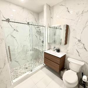 Skyline Balcony - Luxury and Cozy Center City 1BRApt