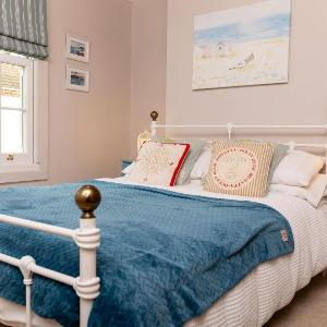 Host & Stay - Sea View Cottage