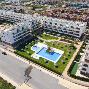 Sunlit Terrace Apartment Pool & Garden & Terrace
