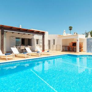 Villa Solara - com piscina aquecível e BBQ em Carvoeiro