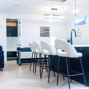 Serene 3 Bedroom Home near YEG with Pool table
