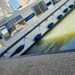 Bateau sécurisé à quai - 6 pers. - API-1-46-30