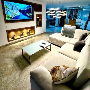 Casa con piscina privada y parking
