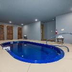 Mountain Sunrise Pool Cottage