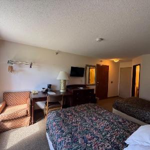 (1 Bedroom unit next to downtown Nisswa and BIR