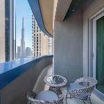 2 min to Dubai Mall Pool Gym Saun Burj View