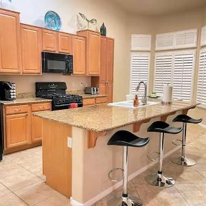 3420 Casa Alto Avenue Large 3 Bedroom 2 bath home with dedicated office