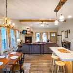 T-Post - A Beautiful New-Build with Treetop Deck New Mexico