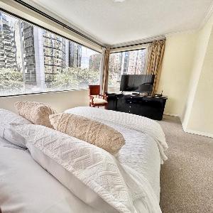 Stylish Spacious Suite near La Carolina Park - Quicentro Prime Location
