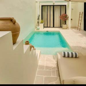 Madame - Chic Mediterranean 3BR Escape with Rooftop Terrace
