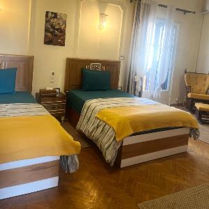 Cozy central Private Room with double bed shared bathroom Downtown Cairo