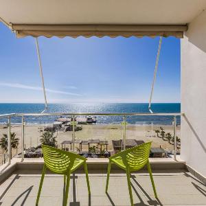 The Seafront Paradise by Premium Selection