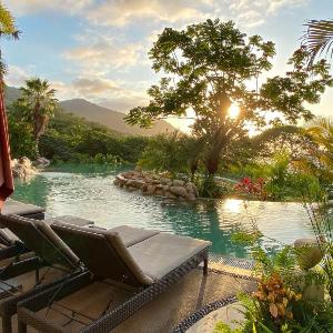 Cozy beachfront apartment with stunning ocean views and resort amenities