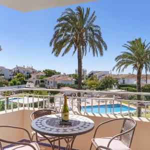 Sunny pool view apartment - ref 68