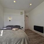 Studio - Sleeps 2 - WiFi - Free Secure Parking London 