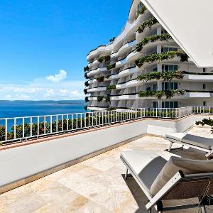 Upscale coastal suite with private terrace ocean views pool & hot tub