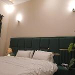 Luxus Gold Villa Near Airport & DHA Raya
