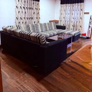 Leopard's Villa & hostel