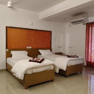 Padmam Family Service Apartments Thrissur Round