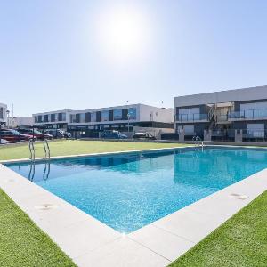rentafive - Chalet - Piscina - Nuevo