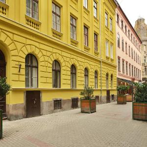 Opera Garden Apartments