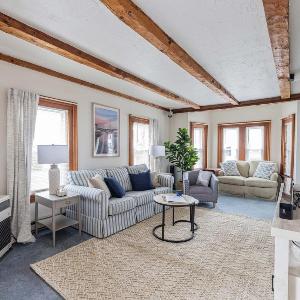 The Beach Hive - Lower Village Walkable Dock Sq