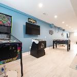 Iconic South Haven Estate - Pool Hot Tub Outdoor Kitchen Game Room & More! Michigan