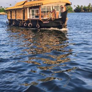 Elagance Premium Houseboats