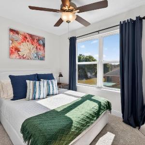 Bay Beach & Pool Access – Stylish Navarre Home