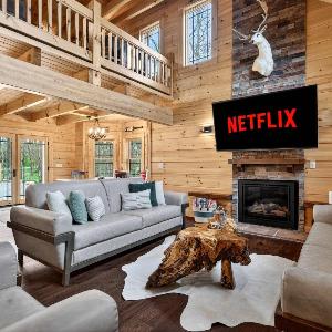 Spacious family cabin with game room and backyard