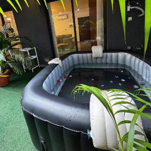ORY luxury garden Jacuzzi