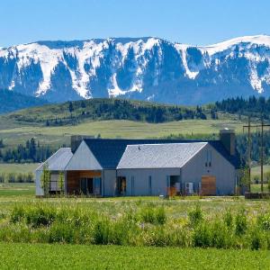 Architect-Designed Lux Estate Spa Mt view
