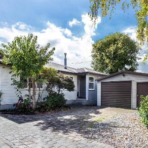 Central Taupo Getaway by Aotearoa Escapes