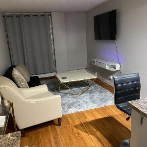 Downtown 1 bedroom apartment on 17 ave sw