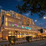 Goldcrest Mall DHA Phase 4 - Luxury Serviced Apartments by Alvis Suite 