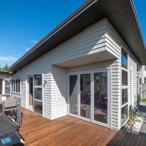 Kowhai Views - Stylish & Modern in Great Location