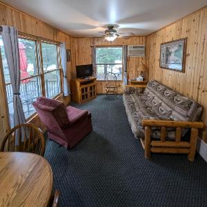 2BR 1BA Cabin #7 Riverside Point Resort