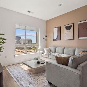 Skyline Suite - Free Parking Pool City Views