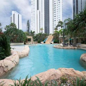 Coastal View Haven with Balcony in Surfers Paradise