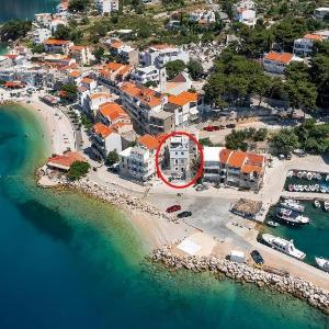 Beachfront house with hot tubDrasnice Makarska - 25460