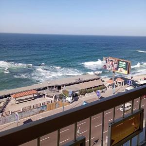 Modern Sea View Apartment in Prime Location