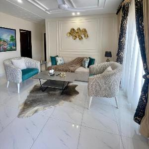 Modern 2BR Apartment Bright & Stylish