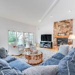 Spacious Modern Farmhouse w/Private Beach Oversized Hot Tub & Game Room South Haven
