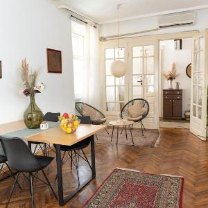 For 12 Guests - Bona and Bonbona Apartments