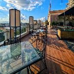 Goldcrest Mall and Residency - Presidential Onebed Suite by Alvis Suite
